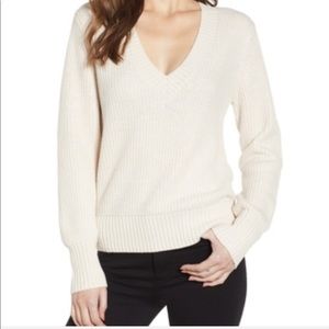 🍋Chelsea28 Cream V Neck Knit Sweater S